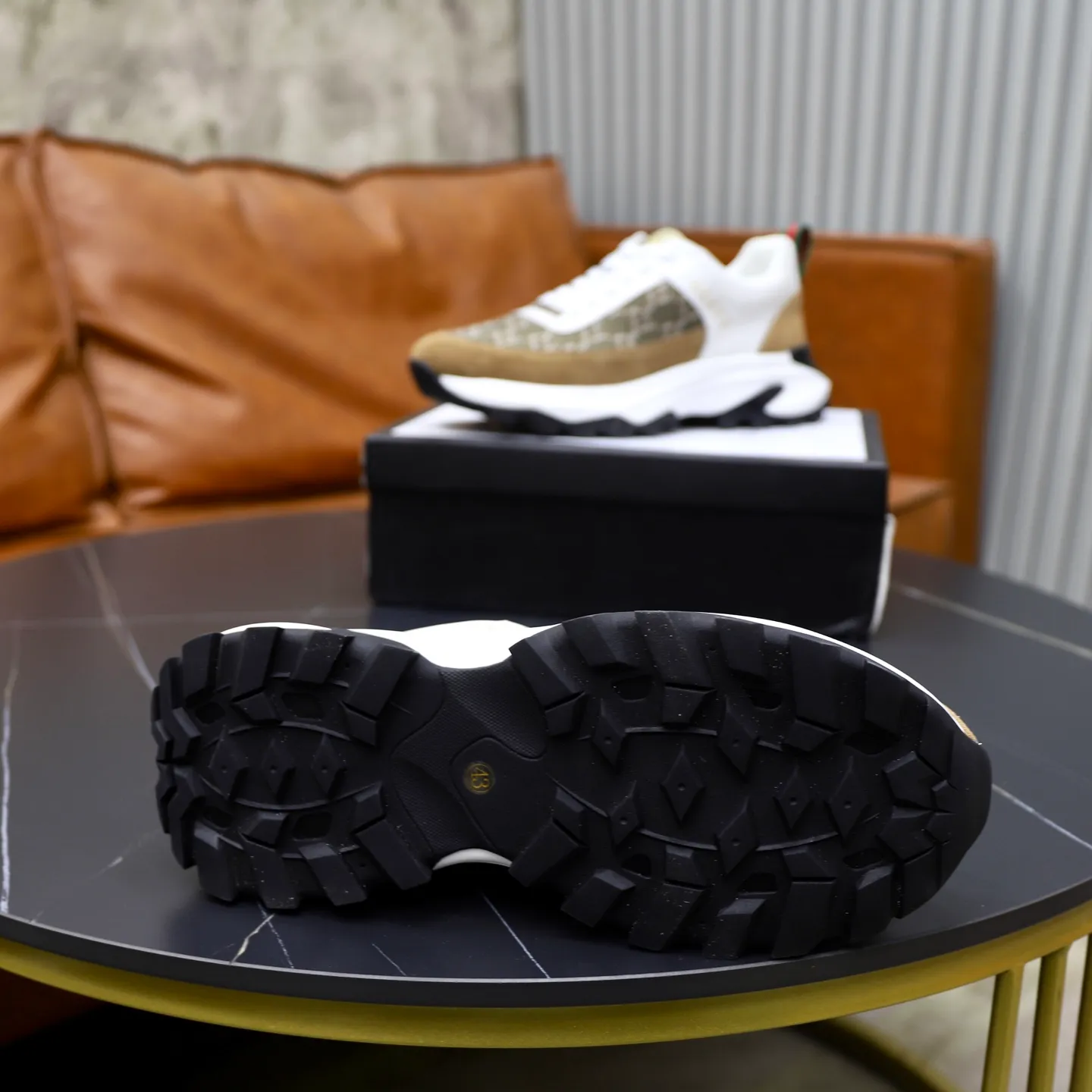 Ex-factory price: 462💰🙅‍♂️🙅‍♂️🙅‍♂️ Brand: GUCCI Standard code: 38-44 (45 customized) Grade: Same as the official website Material: Original leather splicing, comfortable and breathable lining, original wear-resistant outsole Style category: Men's fashionable casual shoes, running shoes, noble luxury brand elements, top luxury Color: actual picture color